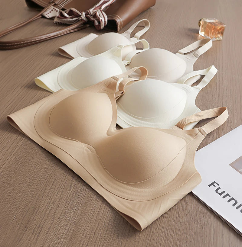 Super soft and thin seamless women's underwear with soft support and no steel underwire